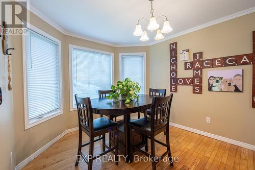 49 Duke St, Kawartha Lakes, ON - Indoor Photo Showing Dining Room