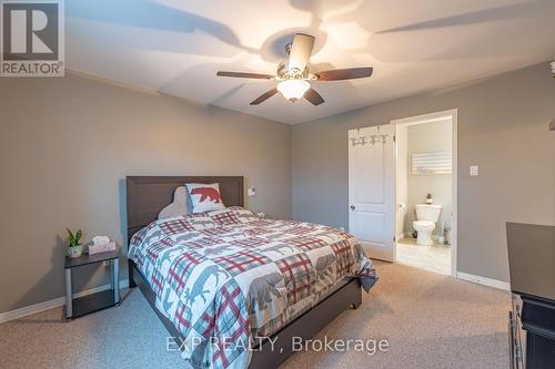 49 Duke St, Kawartha Lakes, ON - Indoor Photo Showing Bedroom
