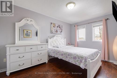 5558 Cortina Cres, Mississauga, ON - Indoor Photo Showing Bedroom