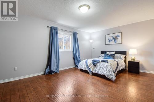 5558 Cortina Cres, Mississauga, ON - Indoor Photo Showing Bedroom
