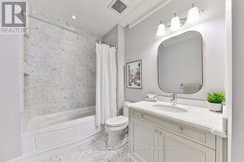 1252 Donlea Cres, Oakville, ON - Indoor Photo Showing Bathroom