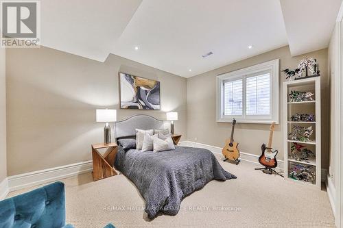 1252 Donlea Cres, Oakville, ON - Indoor Photo Showing Bedroom