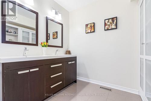 51 Windhaven Pl, Oakville, ON - Indoor Photo Showing Bathroom