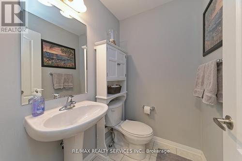 5 Vanhorne Clse, Brampton, ON - Indoor Photo Showing Bathroom