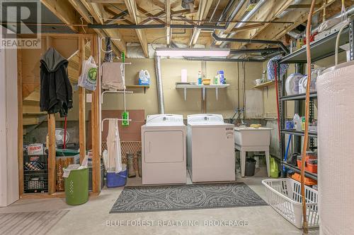 1449 Aldersbrook Rd, London, ON - Indoor Photo Showing Laundry Room