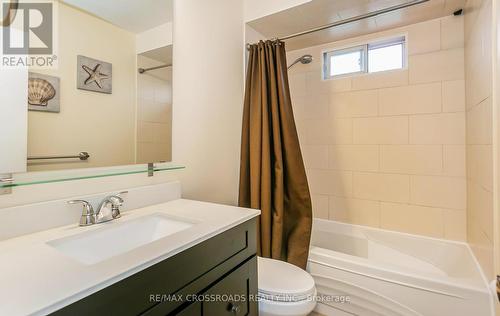 6119 Wabukayne Crt, Mississauga, ON - Indoor Photo Showing Bathroom