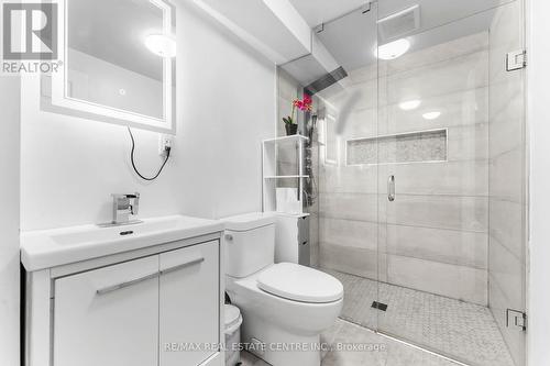 807 Ormond Dr, Oshawa, ON - Indoor Photo Showing Bathroom