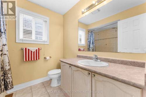 807 Ormond Dr, Oshawa, ON - Indoor Photo Showing Bathroom