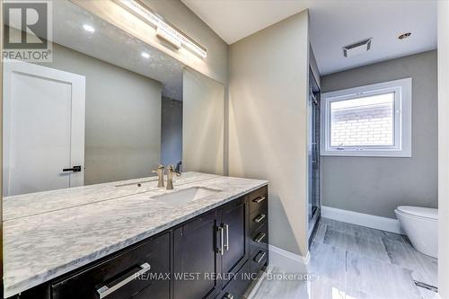 49 Starry Cres, Toronto, ON - Indoor Photo Showing Bathroom