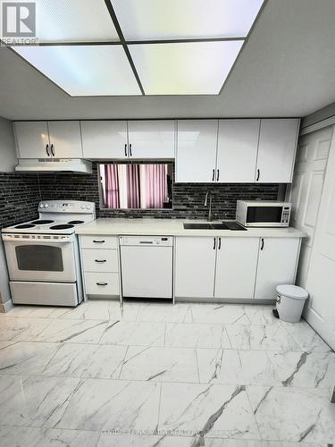 #614 -30 Thunder Grve, Toronto, ON - Indoor Photo Showing Kitchen