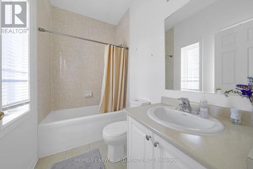 3 John Weddell Avenue, East Gwillimbury, ON - Indoor Photo Showing Bathroom