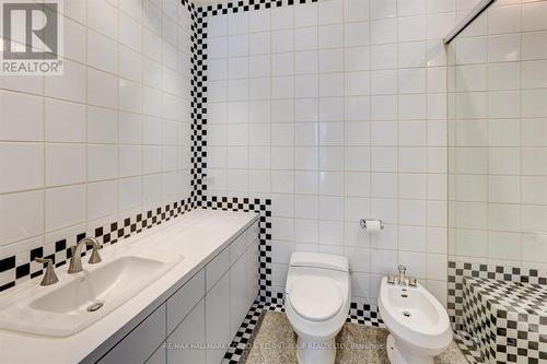 112 Westwood Lane, Richmond Hill, ON - Indoor Photo Showing Bathroom