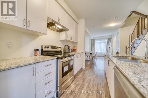 118 - 370D Red Maple Road, Richmond Hill, ON - Indoor Photo Showing Kitchen With Double Sink With Upgraded Kitchen