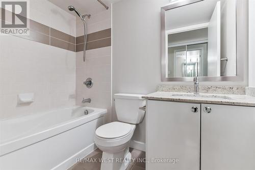 #903 -33 Bay St, Toronto, ON - Indoor Photo Showing Bathroom