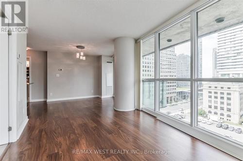 #903 -33 Bay St, Toronto, ON - Indoor Photo Showing Other Room