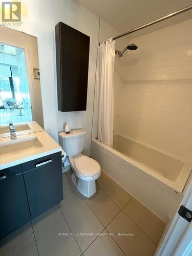 #1602 -11 Charlotte St, Toronto, ON - Indoor Photo Showing Bathroom