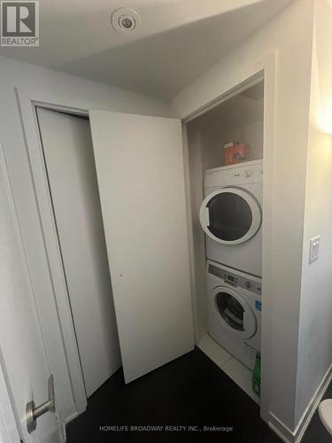 #3706 -100 Harbour St, Toronto, ON - Indoor Photo Showing Laundry Room