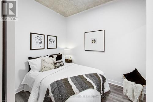 #208 -127 Queen St E, Toronto, ON - Indoor Photo Showing Bedroom