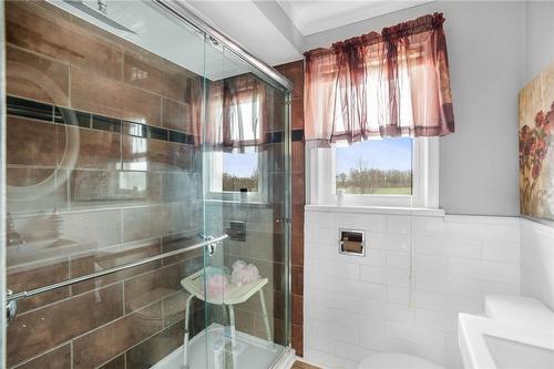 137 Wellington Street, Port Colborne, ON - Indoor Photo Showing Bathroom
