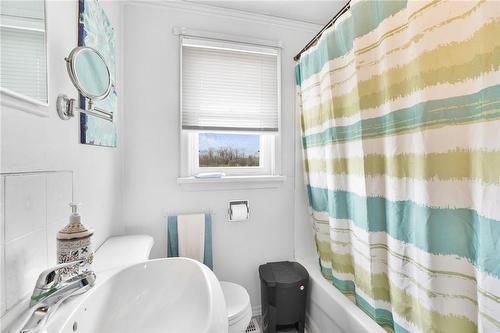 137 Wellington Street, Port Colborne, ON - Indoor Photo Showing Bathroom
