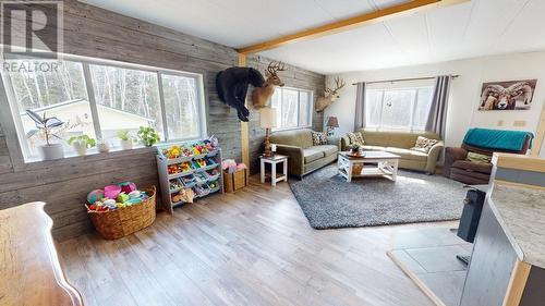 4615 Reschke Road, Fort St. John, BC - Indoor Photo Showing Living Room