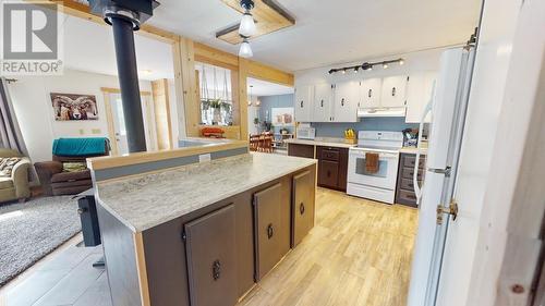 4615 Reschke Road, Fort St. John, BC - Indoor Photo Showing Kitchen