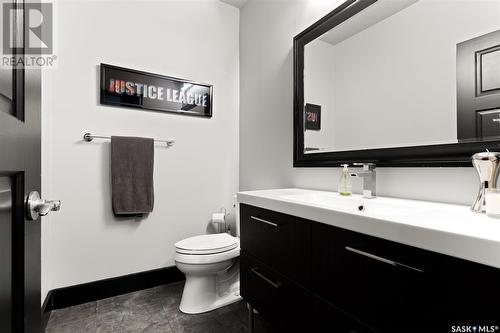 2363 Brodie Bay E, Regina, SK - Indoor Photo Showing Bathroom