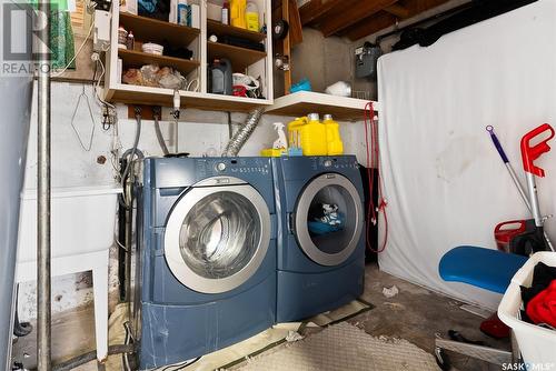 98 Trudelle Crescent, Regina, SK - Indoor Photo Showing Laundry Room