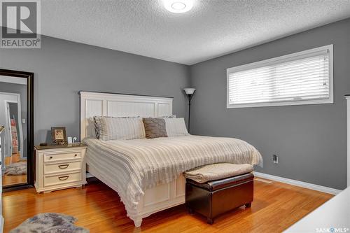 2727 Silverman Bay, Regina, SK - Indoor Photo Showing Bedroom