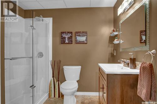 2727 Silverman Bay, Regina, SK - Indoor Photo Showing Bathroom