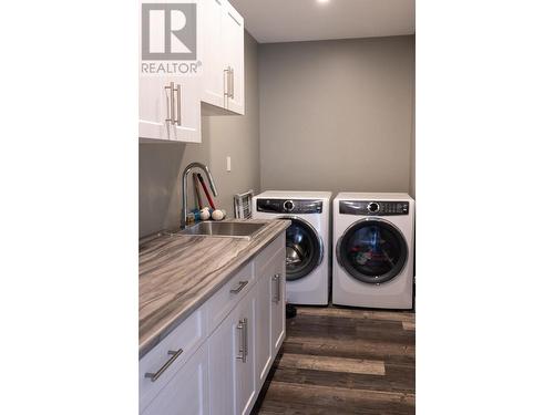 1839 E Mclaren Road, Prince George, BC - Indoor Photo Showing Laundry Room