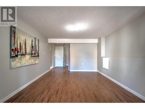 655 Clifton Road S, Kelowna, BC - Indoor Photo Showing Other Room