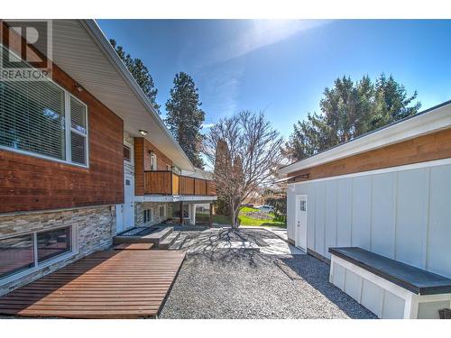 655 Clifton Road S, Kelowna, BC - Outdoor With Exterior
