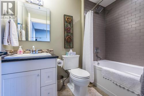 145 Grizzly Place, Osoyoos, BC - Indoor Photo Showing Bathroom