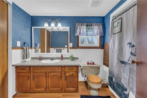 1121 Indiana Road E, Canfield, ON - Indoor Photo Showing Bathroom