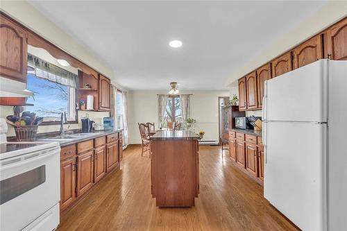 1121 Indiana Road E, Canfield, ON - Indoor Photo Showing Kitchen