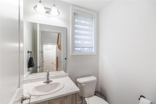 84 Wood Crescent, Angus, ON - Indoor Photo Showing Bathroom