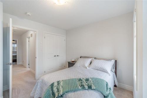 84 Wood Crescent, Angus, ON - Indoor Photo Showing Bedroom