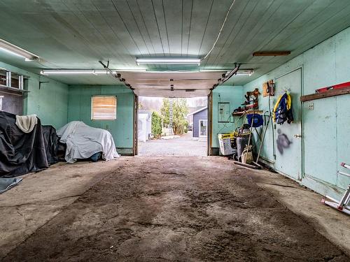 Garage - 107 Ch. De La Pointe-À-Comeau, Shawinigan, QC - Indoor Photo Showing Garage