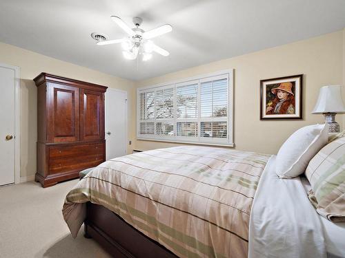 Master bedroom - 575 Boul. Alexis-Nihon, Montréal (Saint-Laurent), QC - Indoor Photo Showing Bedroom