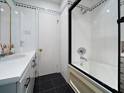 Bathroom - 575 Boul. Alexis-Nihon, Montréal (Saint-Laurent), QC - Indoor Photo Showing Bathroom
