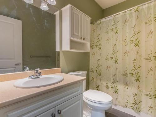 13-445 Dalgleish Drive, Kamloops, BC - Indoor Photo Showing Bathroom