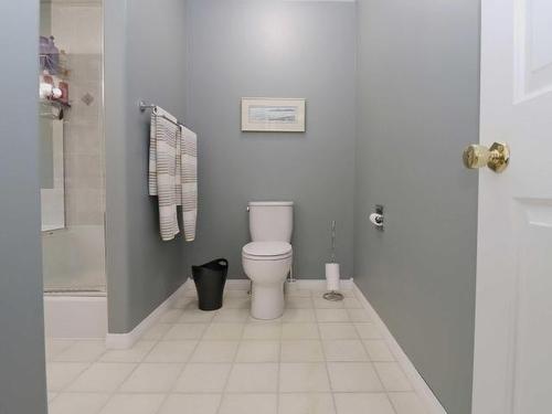 4830 Goodwin Road, South Shuswap, BC - Indoor Photo Showing Bathroom