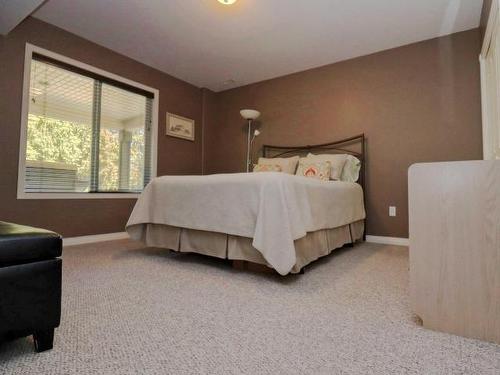 4830 Goodwin Road, South Shuswap, BC - Indoor Photo Showing Bedroom