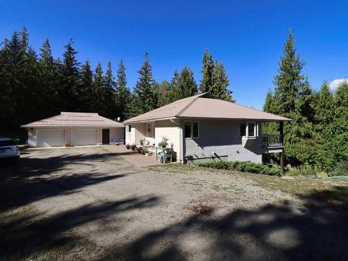 4830 Goodwin Road, South Shuswap, BC - Outdoor