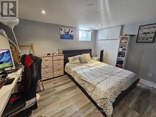 454 Gerrard Street E, Toronto, ON - Indoor Photo Showing Bedroom