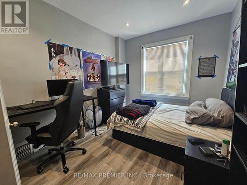454 Gerrard Street E, Toronto, ON - Indoor Photo Showing Bedroom
