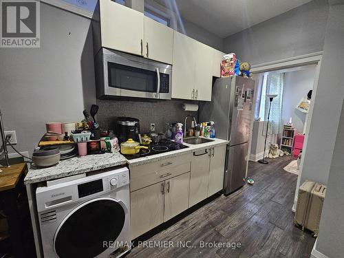454 Gerrard Street E, Toronto, ON - Indoor Photo Showing Laundry Room