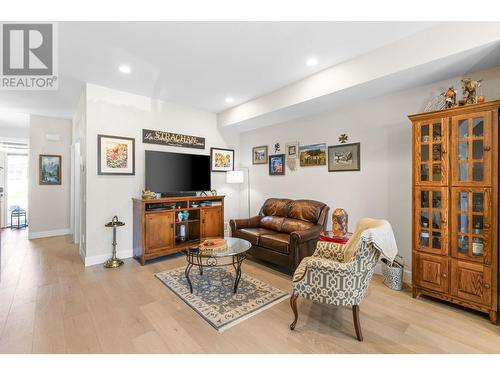 987 Laurier Avenue, Kelowna, BC - Indoor Photo Showing Other Room