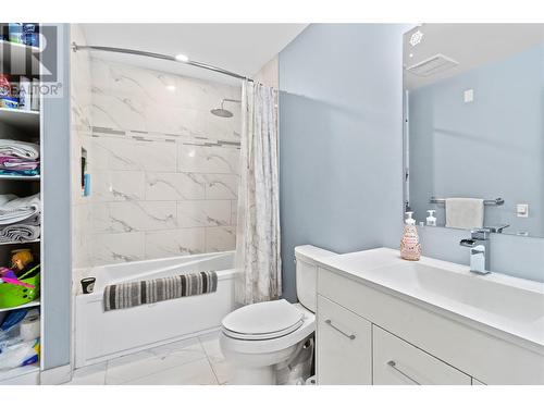 4731 71 Avenue Ne, Canoe, BC - Indoor Photo Showing Bathroom